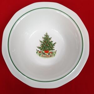 Vintage Pfaltzgraff Christmas Heritage Serving Bowl Fruit Dish Discontinued